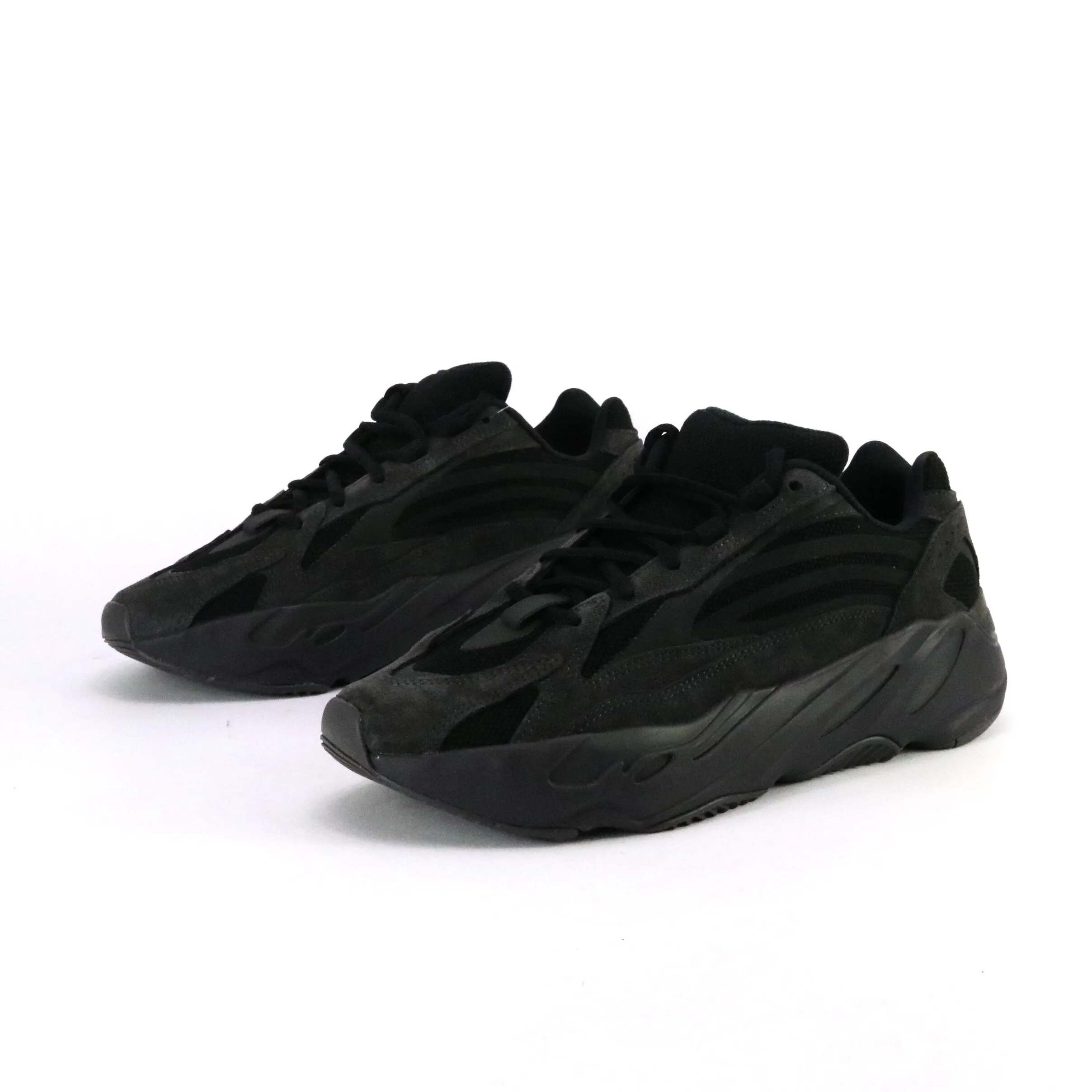 Yeezy Boost 700 V2 Vanta Black Adidas Sneaker